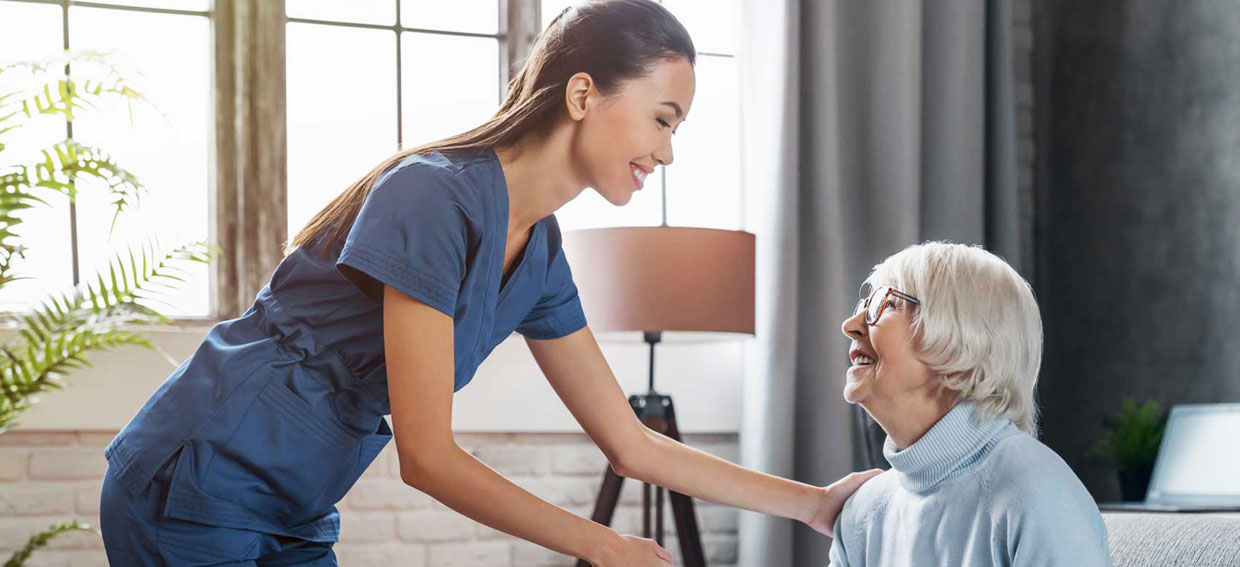 پرستار سالمند در منزل ساعتی