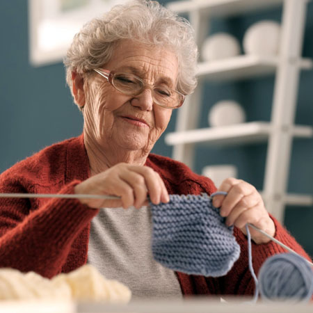 بافتنی سالمندان در منزل